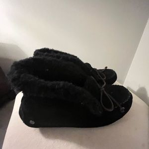 UGG slippers size 8 women